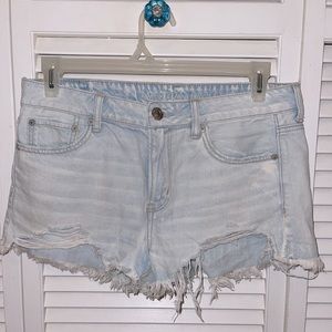 Cut off denim shorts - light wash